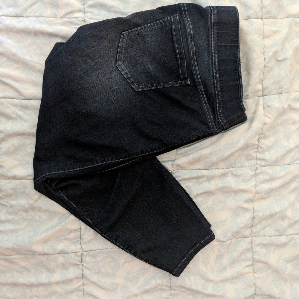 Torrid dark wash lean jean crop